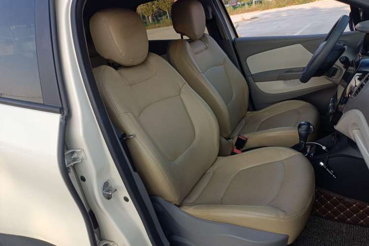 Used Renault Captur 2015 1.2T Automatic Standard Edition Right Front Seat