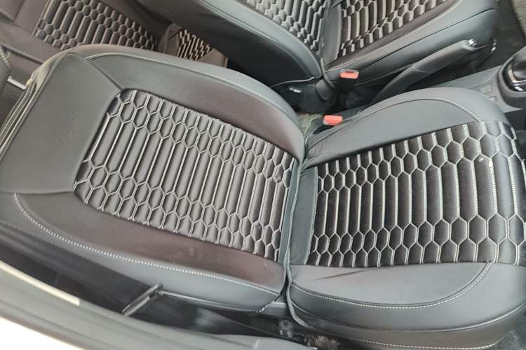 Used Renault Captur 2015 1.2T Automatic Standard Edition Right Front Seat