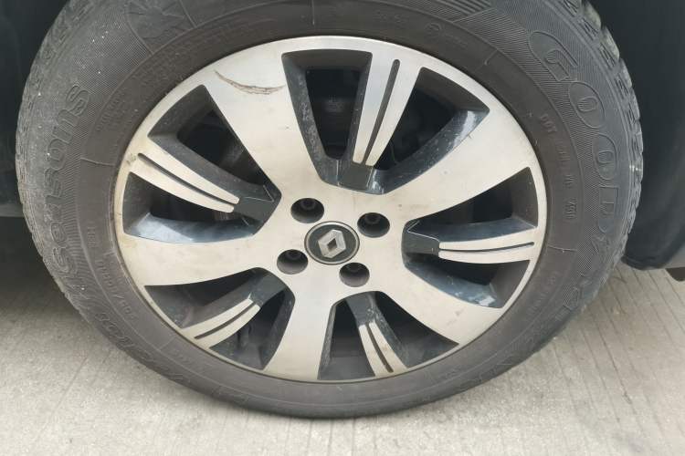 Used Renault Captur 2015 1.2T Automatic Standard Edition Right Front Wheel Hub