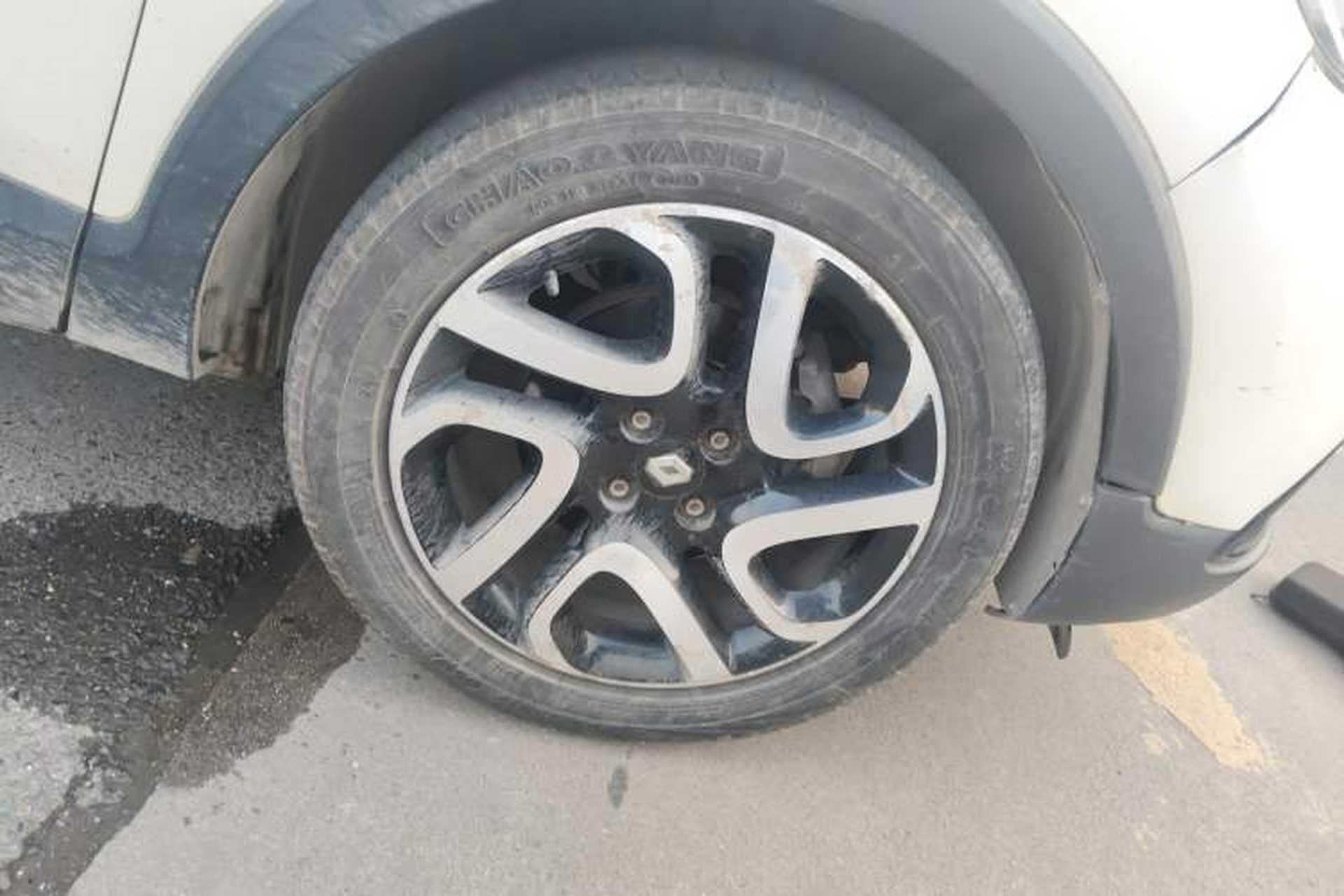 Used Renault Captur 2015 1.2T Automatic Luxury First Edition Right Front Wheel Hub