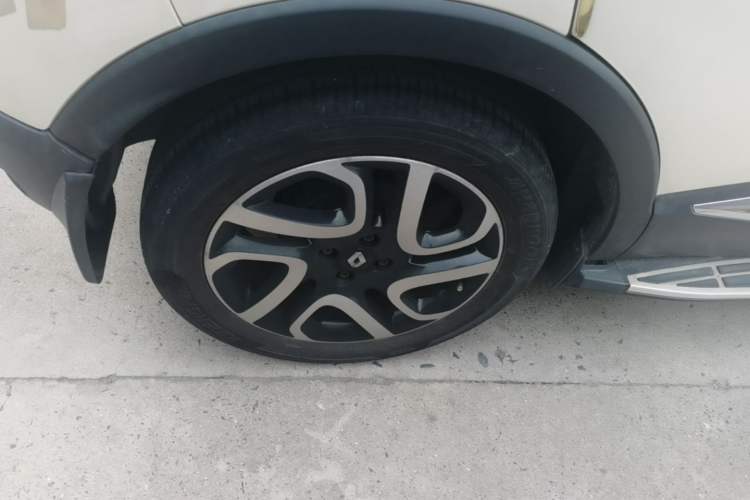Used Renault Captur 2015 1.2T Automatic Luxury First Edition Right Rear Wheel Hub