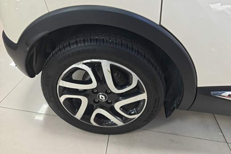 Used Renault Captur 2015 1.2T Automatic Comfort First Edition Right Rear Wheel Hub