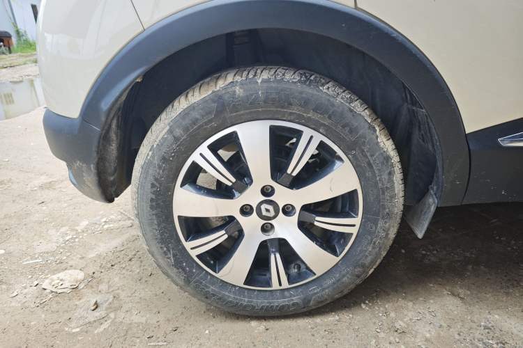 Used Renault Captur 2015 1.2T Automatic Comfort First Edition Right Rear Wheel Hub
