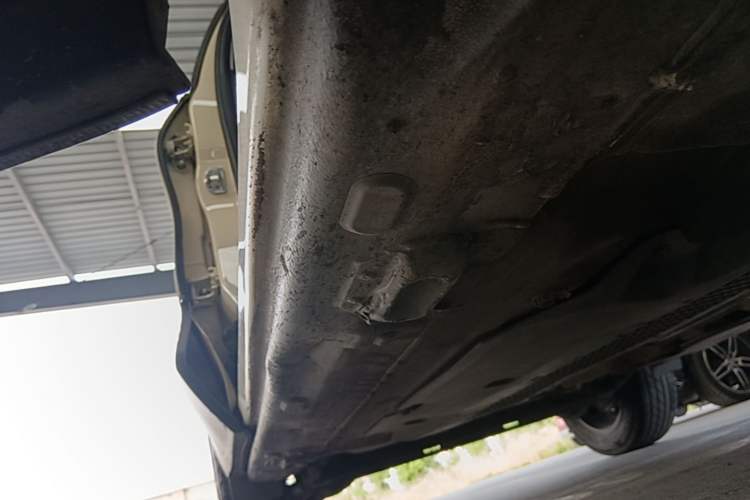 Used Renault Captur 2015 1.2T Automatic Standard Edition Right Side Sill