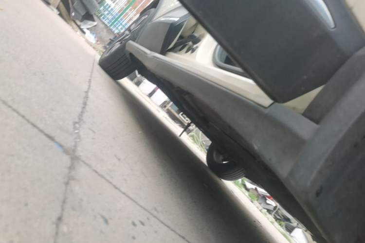 Used Renault Captur 2015 1.2T Automatic Luxury First Edition Right Side Sill