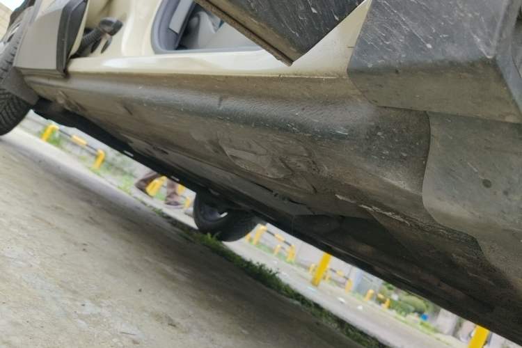 Used Renault Captur 2015 1.2T Automatic Standard Edition Right Side Sill