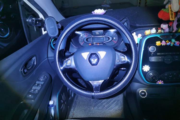 Used Renault Captur 2015 1.2T Automatic Comfort Edition Steering Wheel