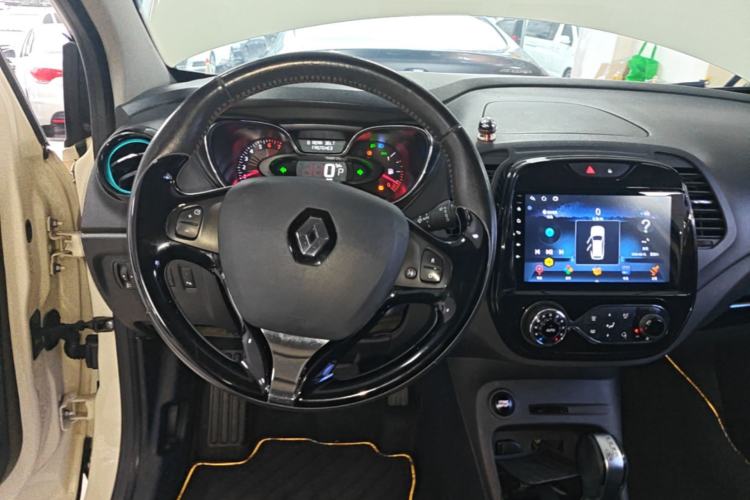 Used Renault Captur 2015 1.2T Automatic Comfort First Edition Steering Wheel
