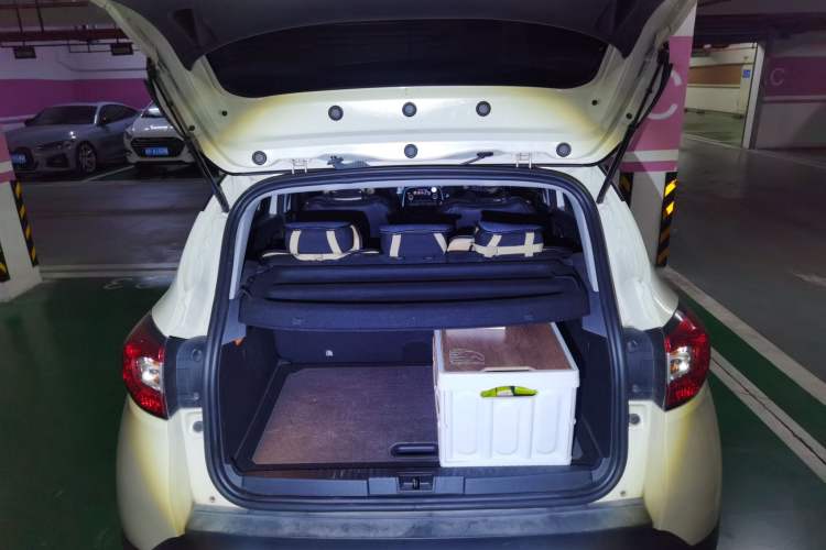 Used Renault Captur 2015 1.2T Automatic Comfort Edition Trunk