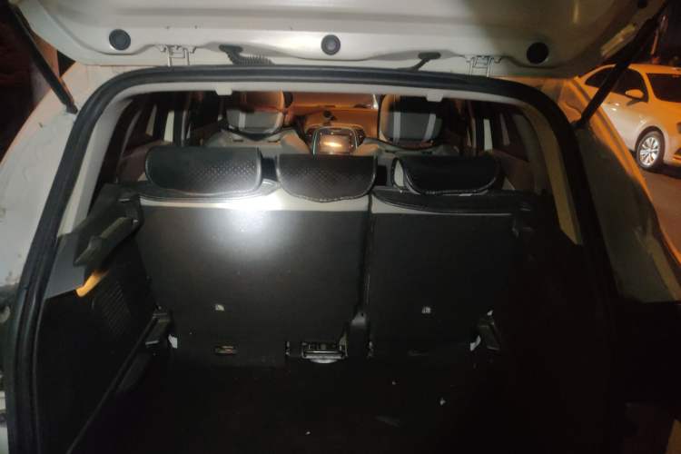 Used Renault Captur 2015 1.2T Automatic Standard Edition Trunk
