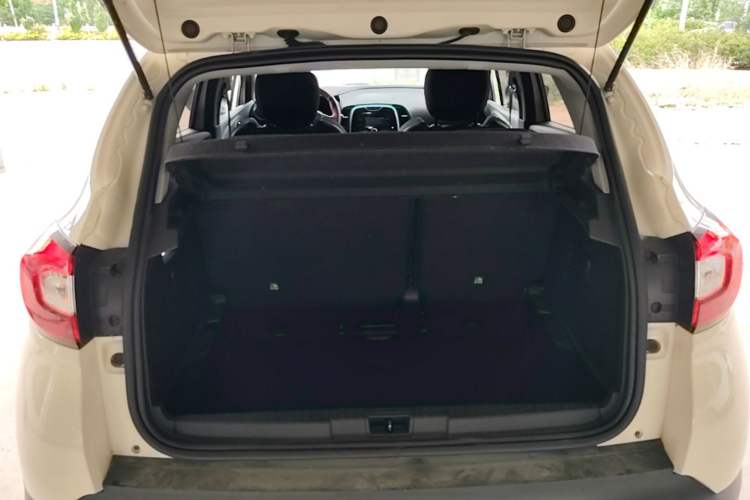 Used Renault Captur 2015 1.2T Automatic Standard Edition Trunk