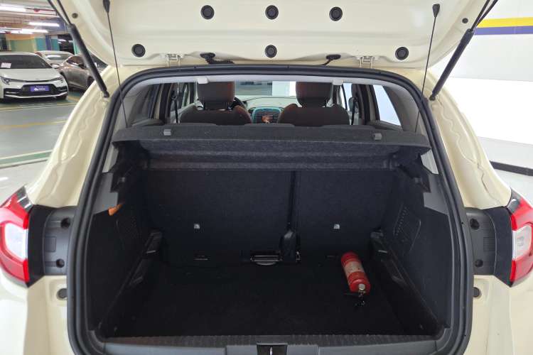 Used Renault Captur 2015 1.2T Automatic Standard Edition Trunk