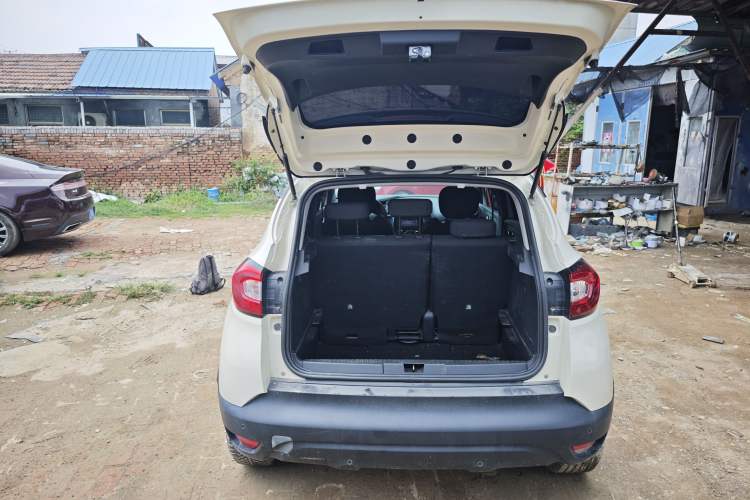 Used Renault Captur 2015 1.2T Automatic Comfort First Edition Trunk