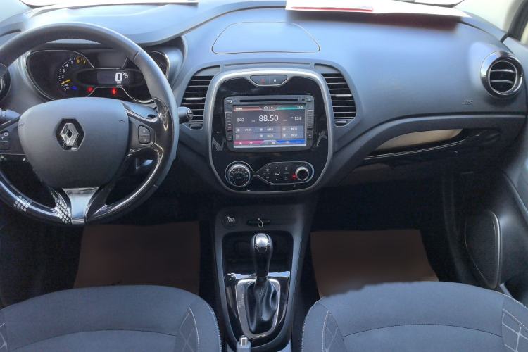 Used Renault Captur 2015 1.2T Automatic Comfort Edition Audio And AC Panel