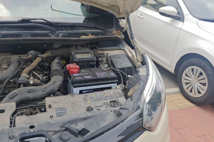 Used Renault Captur 2015 1.2T Automatic Standard Edition Engine Bay Left