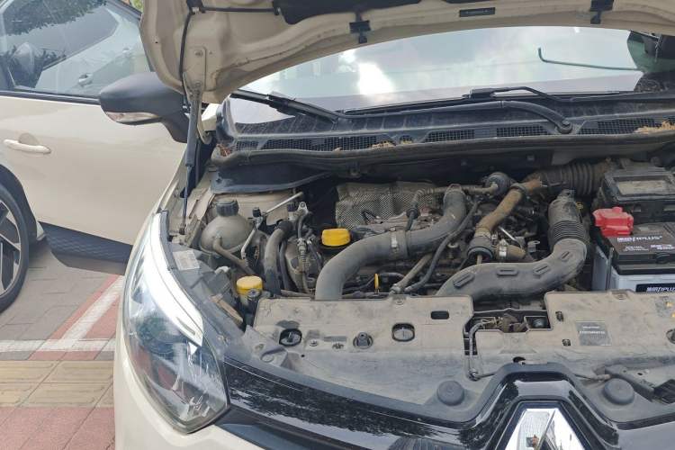 Used Renault Captur 2015 1.2T Automatic Standard Edition Engine Bay Right