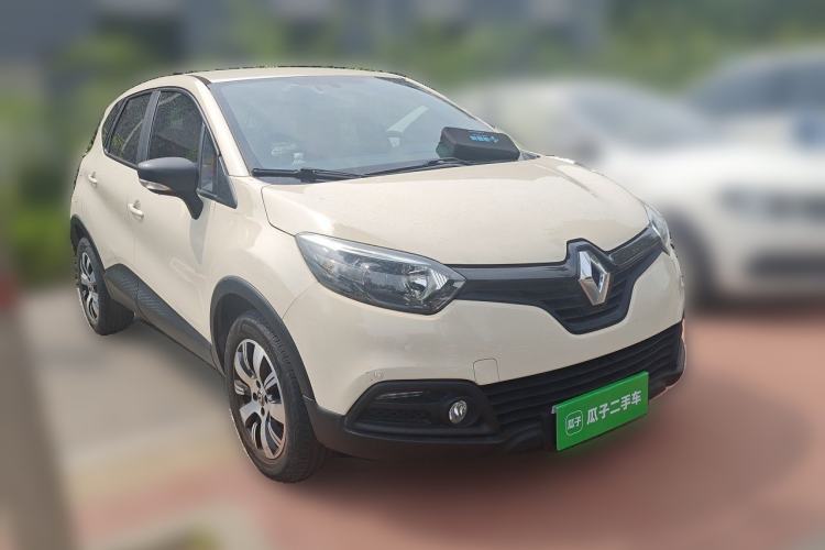 Used Renault Captur 2015 1.2T Automatic Standard Edition Front Right 45 Deg