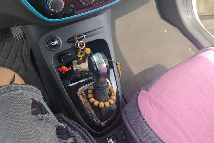 Used Renault Captur 2015 1.2T Automatic Standard Edition Gear Lever