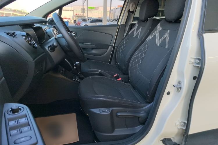 Used Renault Captur 2015 1.2T Automatic Comfort Edition Interior 1