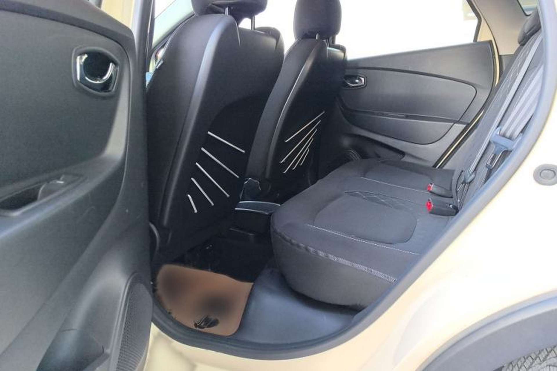 Used Renault Captur 2015 1.2T Automatic Comfort Edition Interior 2