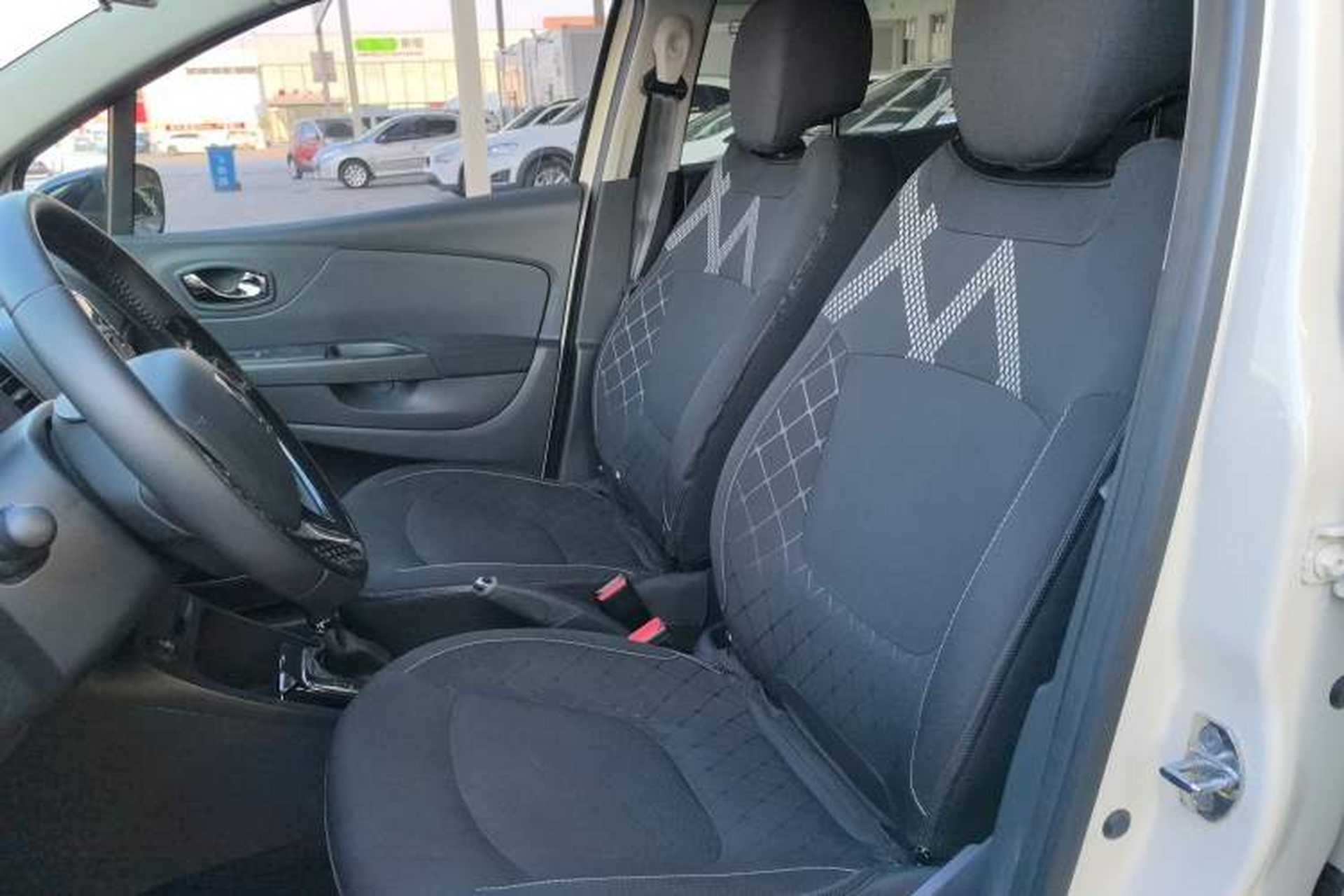 Used Renault Captur 2015 1.2T Automatic Comfort Edition Left Front Seat