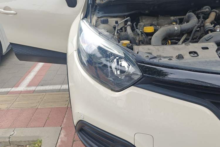 Used Renault Captur 2015 1.2T Automatic Standard Edition Right Front Headlight