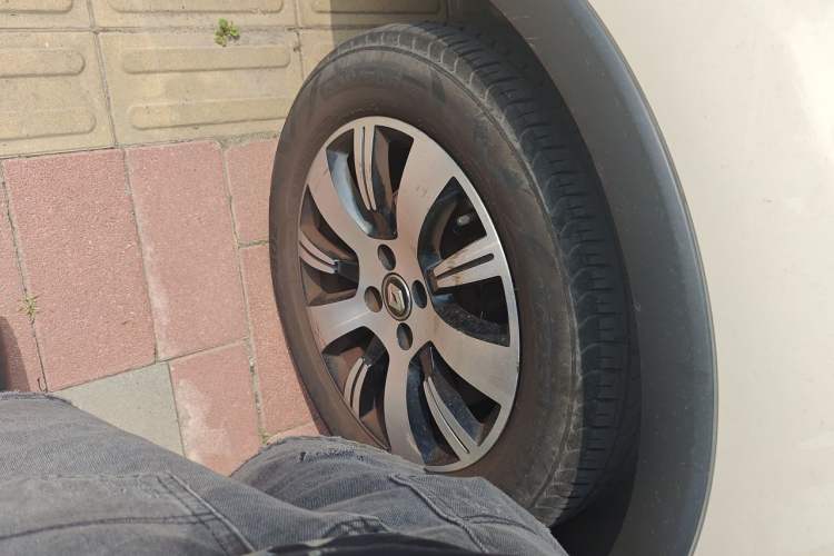 Used Renault Captur 2015 1.2T Automatic Standard Edition Right Front Wheel Hub