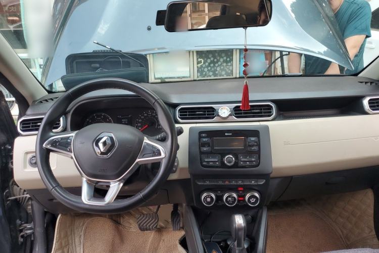 Used Renault Captur  Center Console
