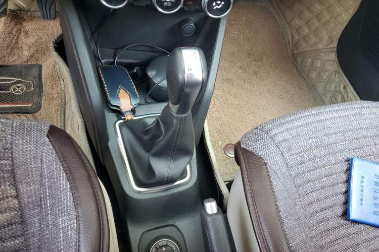 Used Renault Captur  Gear Lever