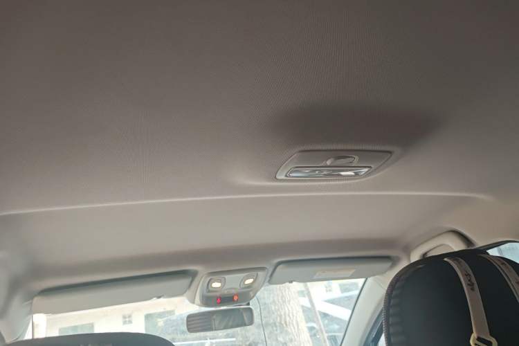 Used Renault Captur 2018 TCe190 Urban Style Edition Headliner