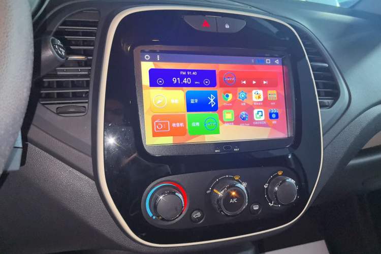 Used Renault Captur 2018 TCe190 Urban Style Edition Audio And AC Panel