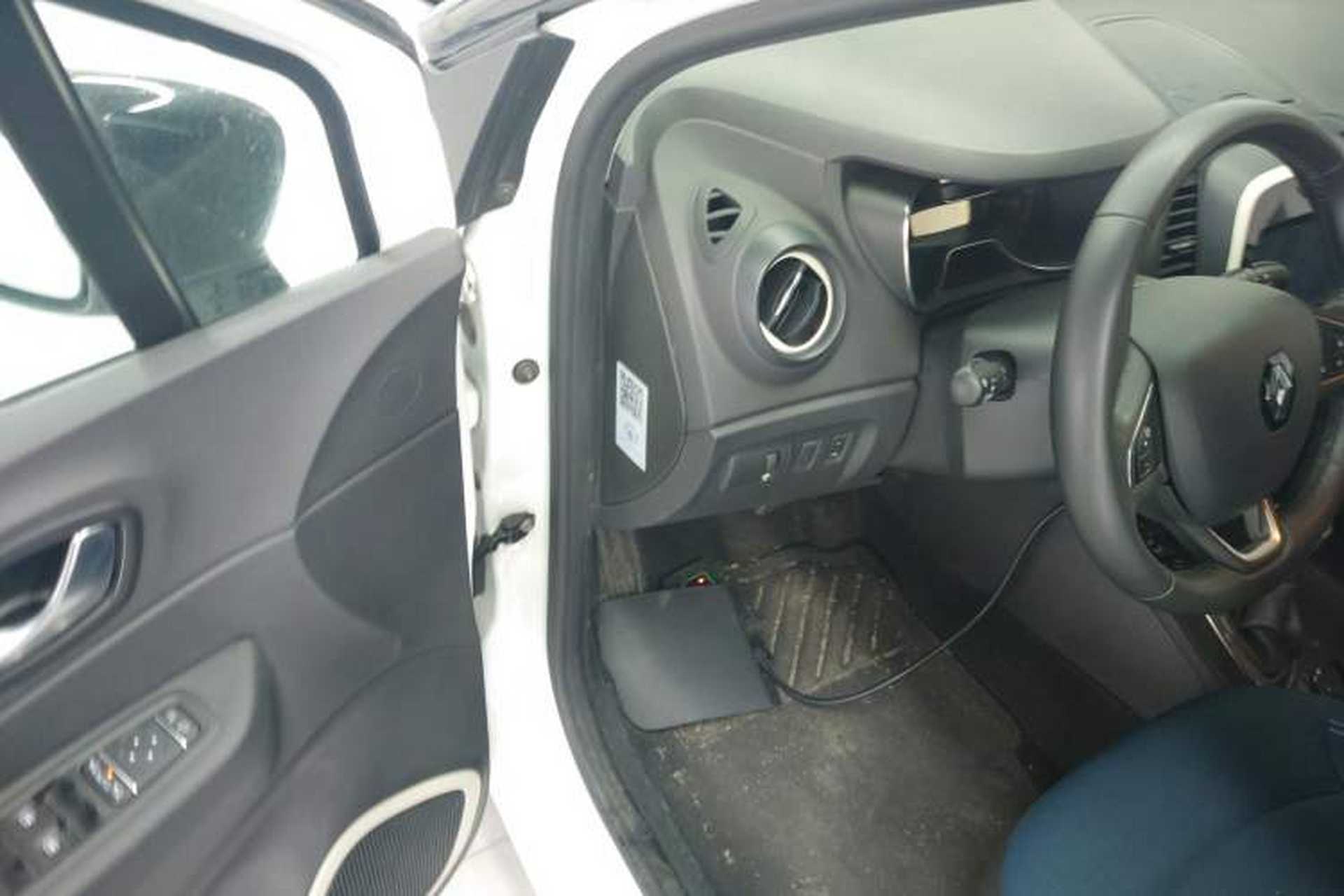 Used Renault Captur 2018 TCe190 Urban Dynamic Edition Driver Seat