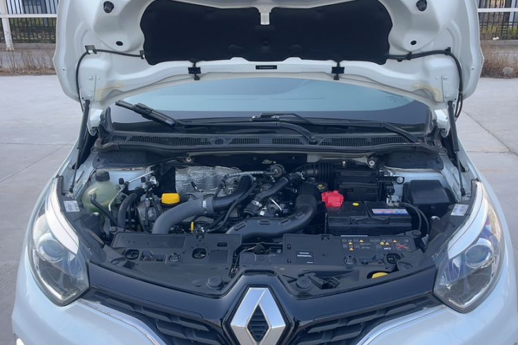 Used Renault Captur 2018 TCe190 Urban Style Edition Engine Bay