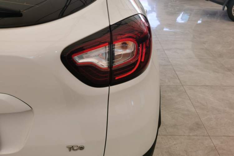 Used Renault Captur 2018 TCe190 Urban Style Edition Exterior 6
