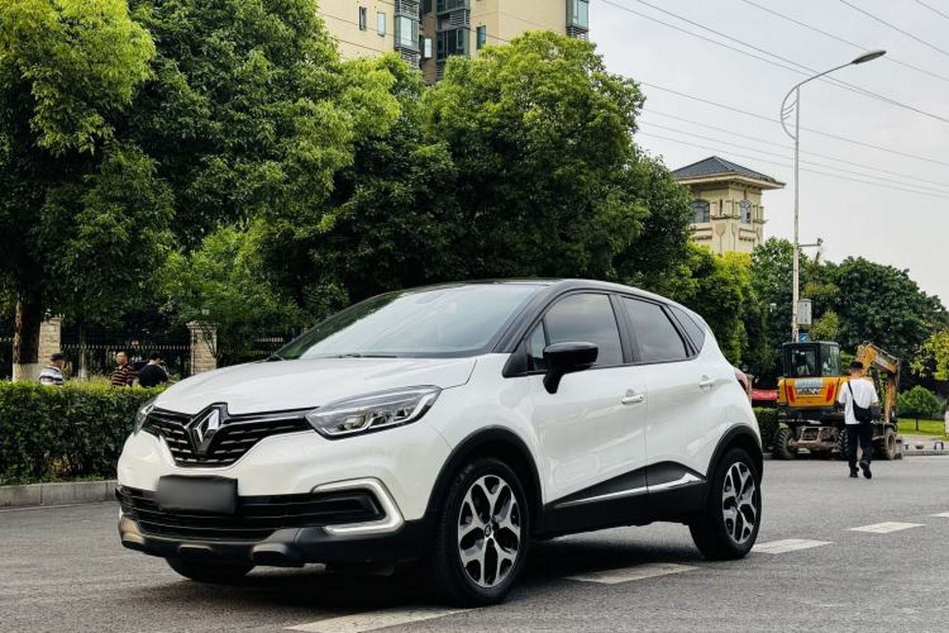 Used Renault Captur 2018 TCe190 Urban Dynamic Edition Front Left 45 Deg