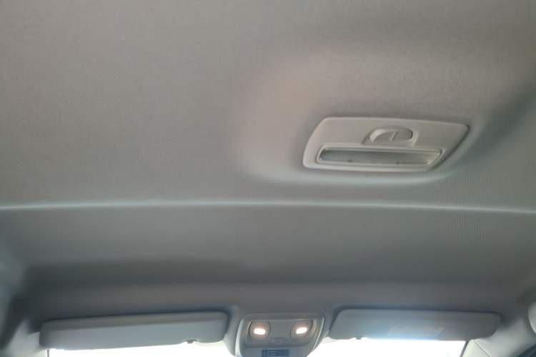 Used Renault Captur 2018 TCe190 Urban Style Edition Headliner