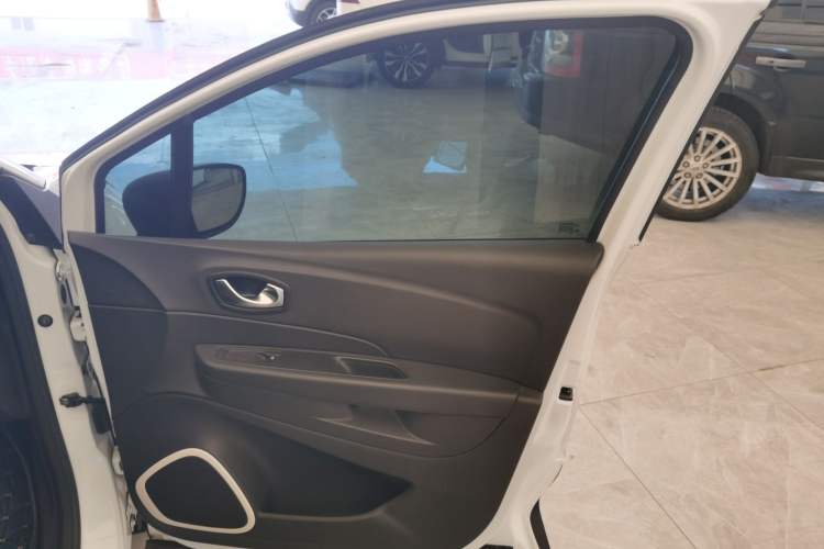 Used Renault Captur 2018 TCe190 Urban Style Edition Interior 5