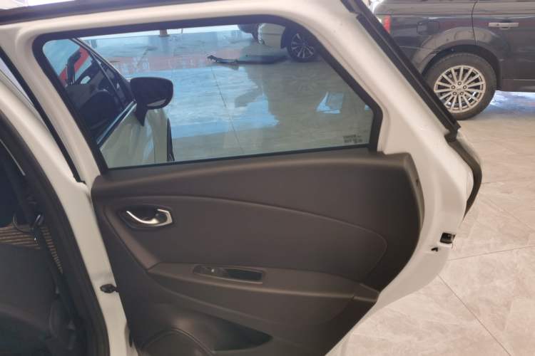 Used Renault Captur 2018 TCe190 Urban Style Edition Interior 6