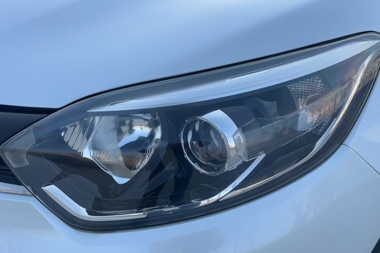 Used Renault Captur 2018 TCe190 Urban Style Edition Left Front Headlight