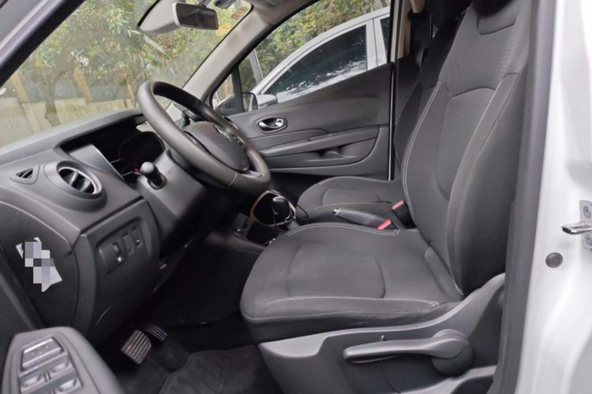 Used Renault Captur 2018 TCe190 Urban Dynamic Edition Left Front Seat