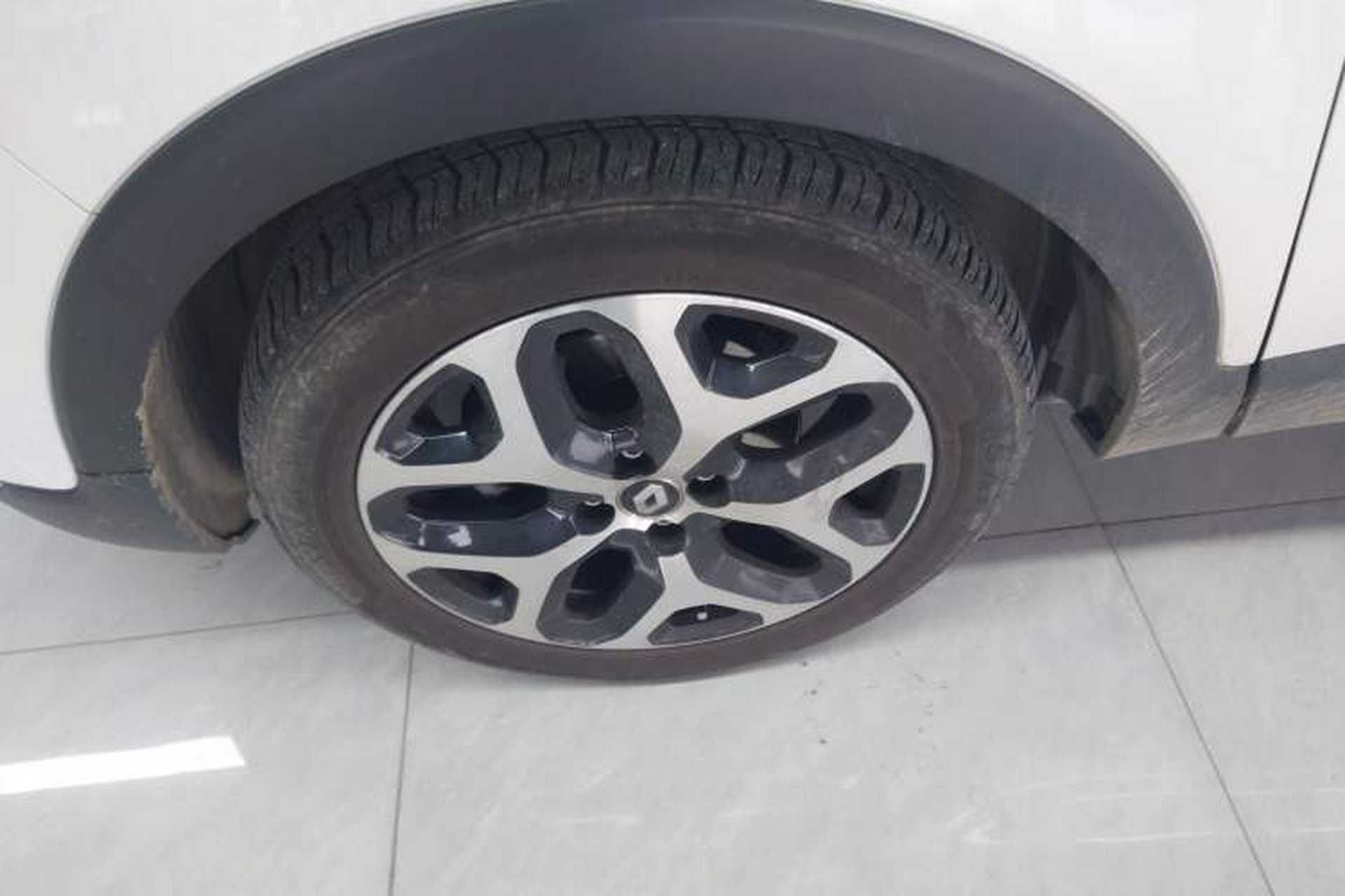Used Renault Captur 2018 TCe190 Urban Dynamic Edition Left Front Wheel Hub