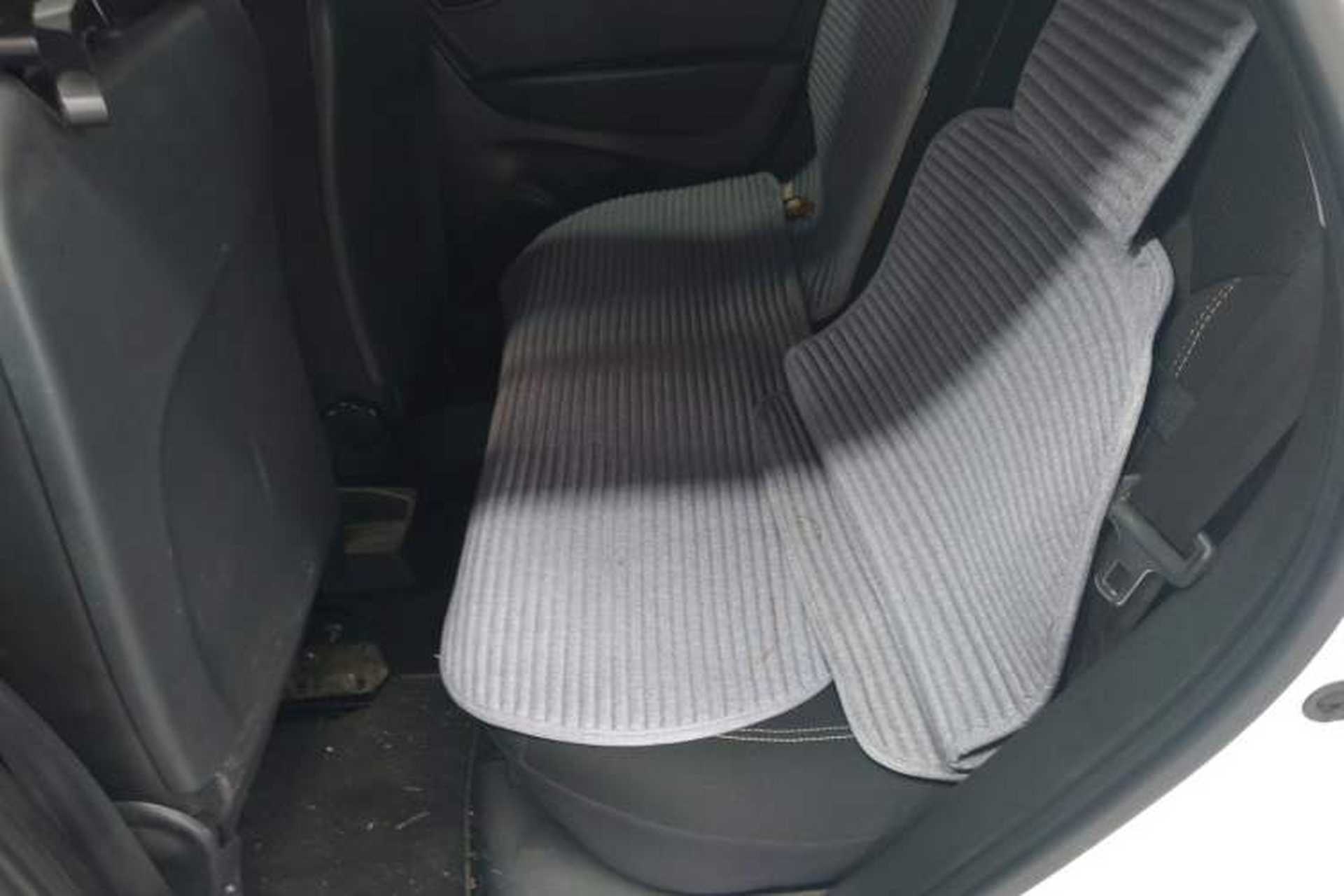 Used Renault Captur 2018 TCe190 Urban Dynamic Edition Left Rear Seat