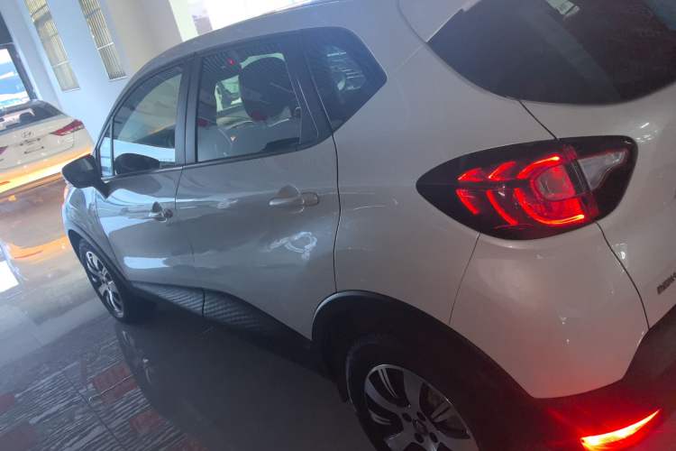 Used Renault Captur 2018 TCe190 Urban Style Edition Left Side