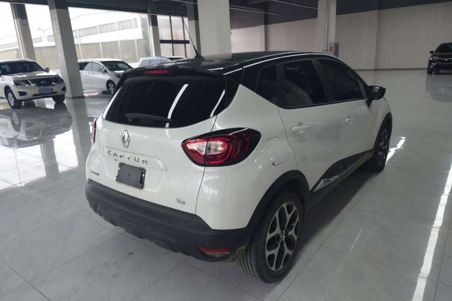 Used Renault Captur 2018 TCe190 Urban Dynamic Edition Rear Right 45 Deg
