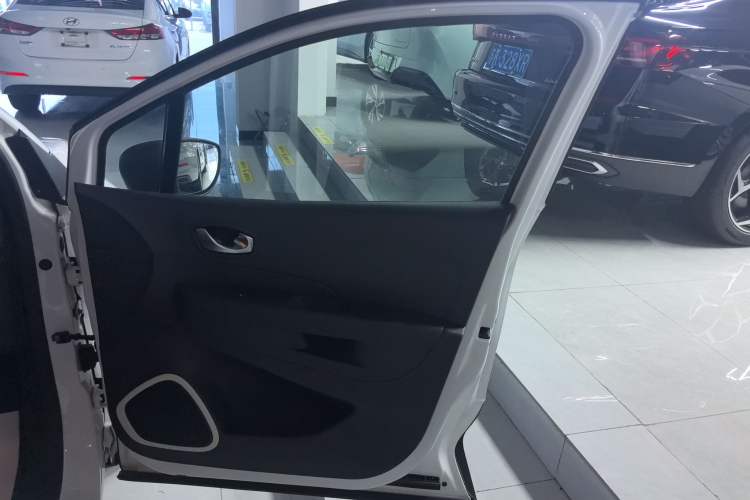 Used Renault Captur 2018 TCe190 Urban Style Edition Right Front Door Interior