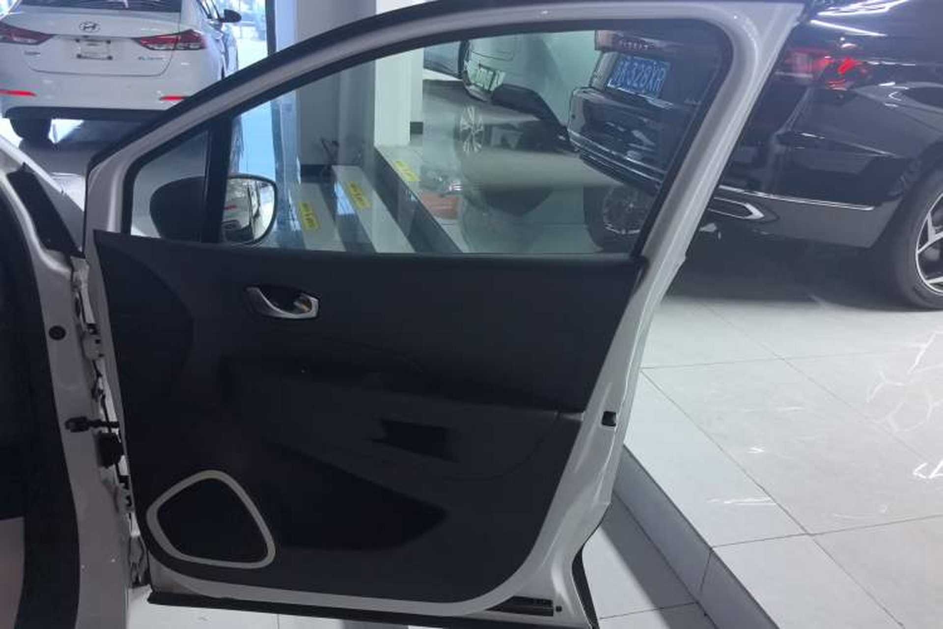 Used Renault Captur 2018 TCe190 Urban Style Edition Right Front Door Interior