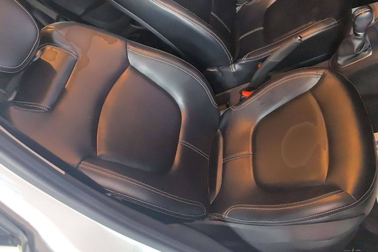 Used Renault Captur 2018 TCe190 Urban Style Edition Right Front Seat