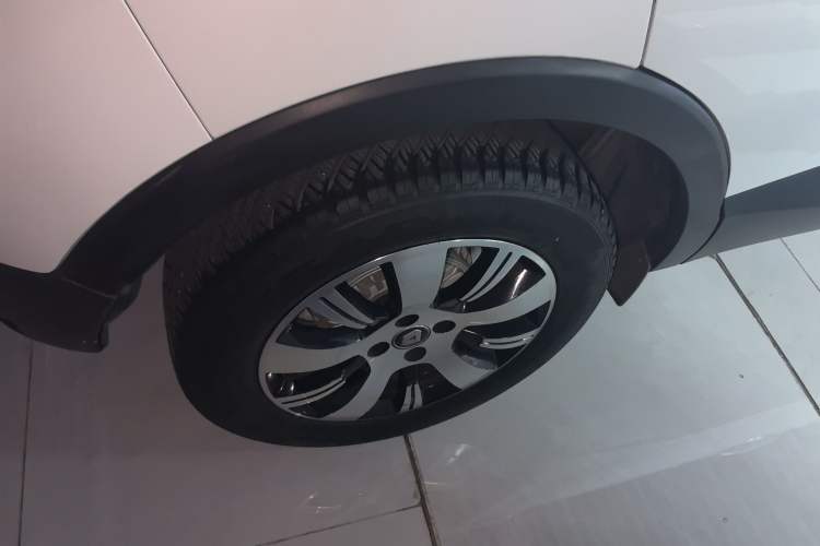 Used Renault Captur 2018 TCe190 Urban Style Edition Right Rear Wheel Hub
