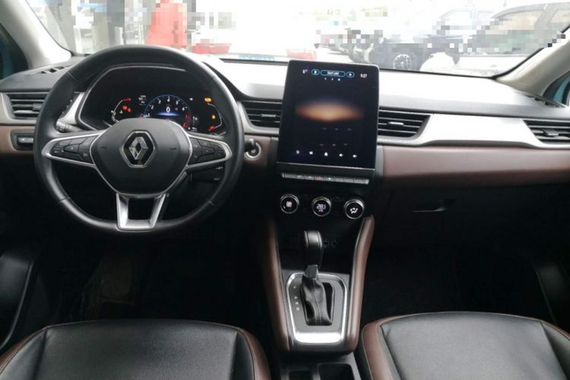 Used Renault Clio 2019 TCe270 Automatic Prestige Model Center Console