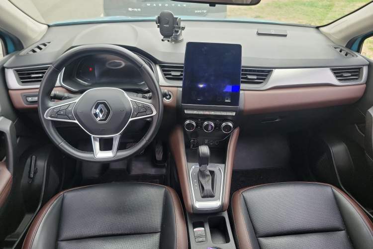 Used Renault Clio 2019 TCe270 Automatic Prestige Model Center Console